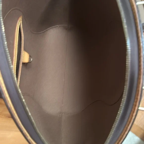 Beautiful Authentic Elipse MM monogram - Picture 4 of 9